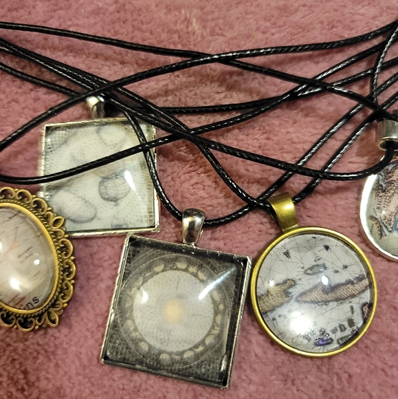 Story in a Locket - Picture 8 of 10